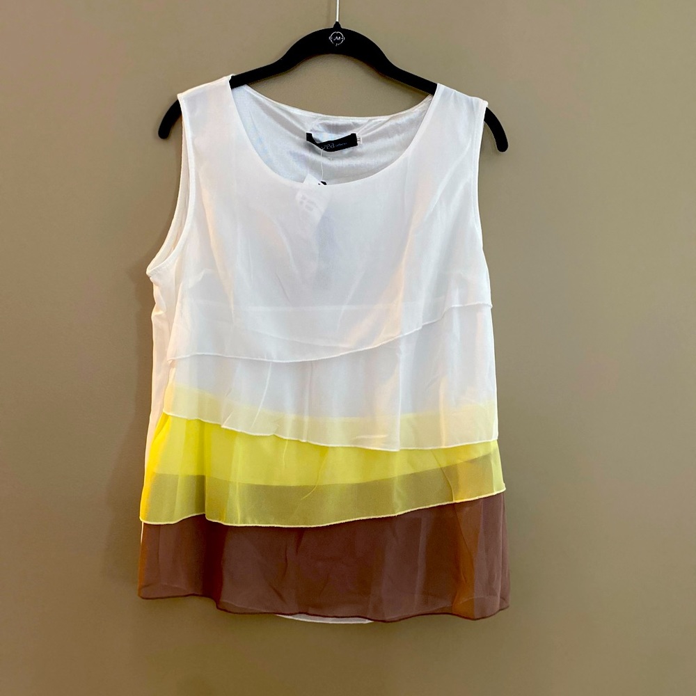 NWT Teared sleeveless top. White, yellow, brown colors. Size XL